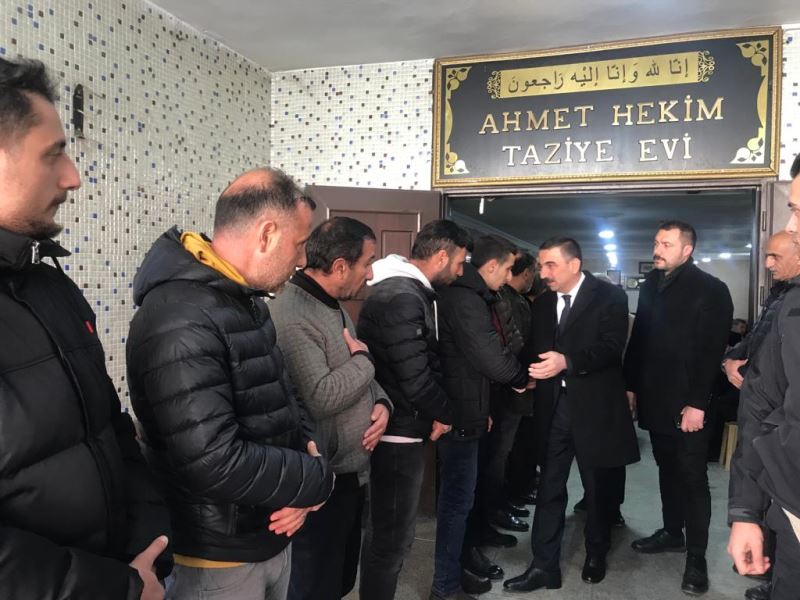 VALİ HACIBEKTAŞOĞLU, VEFAT EDEN BELEDİYE ÇALIŞANININ AİLESİNE TAZİYE ZİYARETİNDE BULUNDU