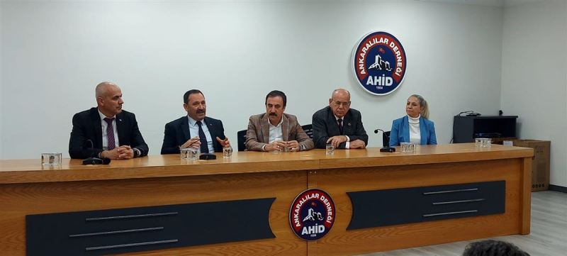 DEMİREL ANKARALILARLA BİR ARAYA GELDİ