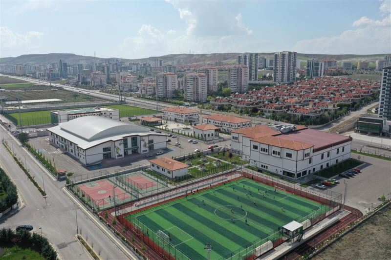 ETİMESGUT´A 10 YILDA 100 ESER