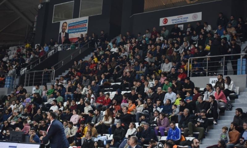 Manisa BBSK: 79 Ayos Konya: 80