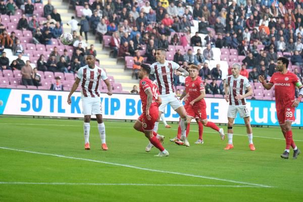 ATEŞ HATTI KARIŞTI.. ANTALYASPOR HATAY’DAN PUANLA DÖNÜYOR