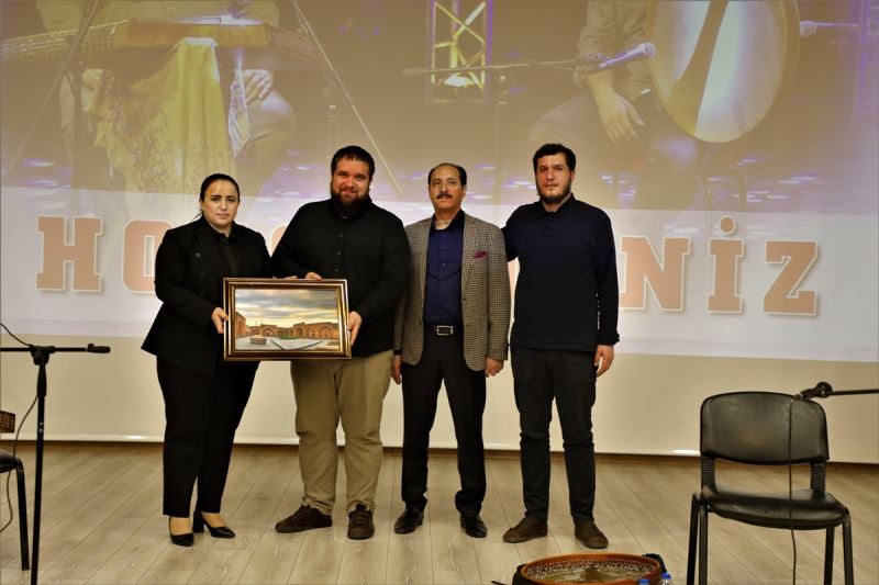 ANAR KARDEŞLERİN SANTUR İLE DEF DİNLETİSİNE YOĞUN İLGİ