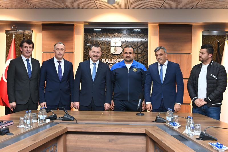 Başpehlivan Yeşil Balıkesir Adına Kol Bağlayacak