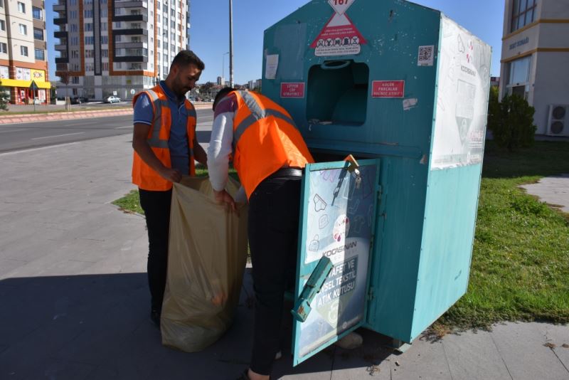KOCASİNAN BELEDİYESİ, 228 TON KIYAFET ATIĞINI GERİ DÖNÜŞÜME KAZANDIRDI