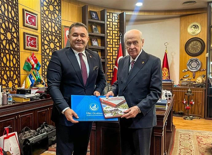 BAŞKAN YÜCEL MHP LİDERİ BAHÇELİ’Yİ MAKAMINDA ZİYARET ETTİ YÜCEL: “PARTİMİZİN ÜRETKEN BELEDİYECİLİK ANLAYIŞIYLA ÇALIŞMAYA DEVAM EDECEĞİZ”