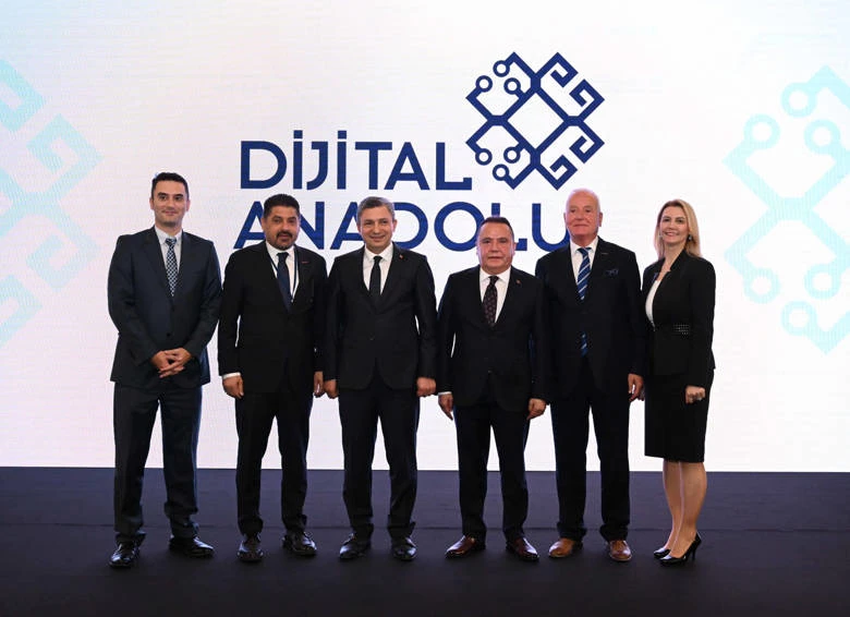 Başkan Böcek, ‘Dijital dönüşümde kararlıyız