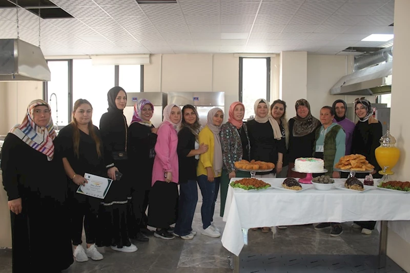 Emirdağ Belediyesi Mutfak Atölyesi 4. Dönem Kursiyerlerine Sertifikaları Verildi