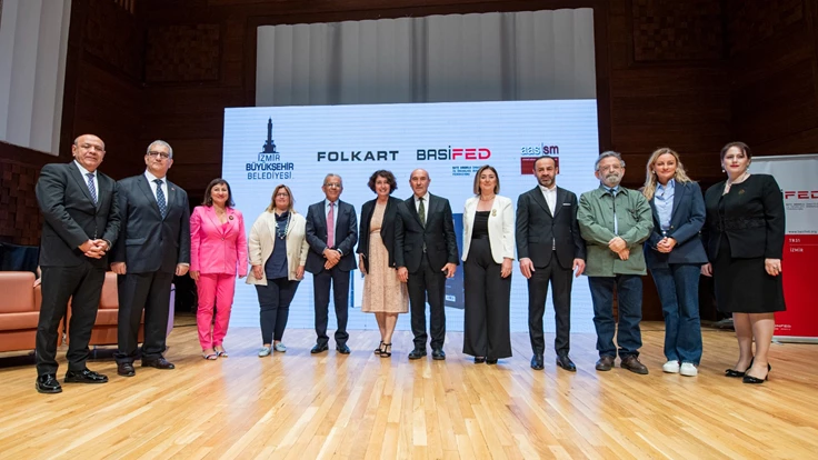 Soyer:“Bu kitabı, hak ve özgürlüklerinden mahrum bırakılan bütün kadınlara adıyoruz”