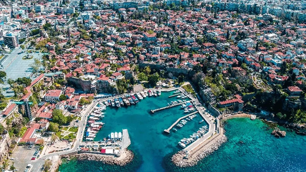 ‘YAPAY ZEKA’YA GÖRE..  ANTALYA’NIN TÜRKİYE’DEKİ RAKİP ŞEHRİ ‘MUĞLA’