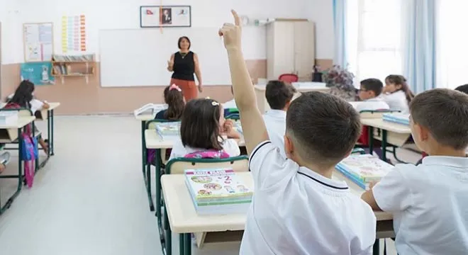 MEB OKULLARDA YAPILACAK SINAV TARİHLERİNİ GÜNCELLEDİ