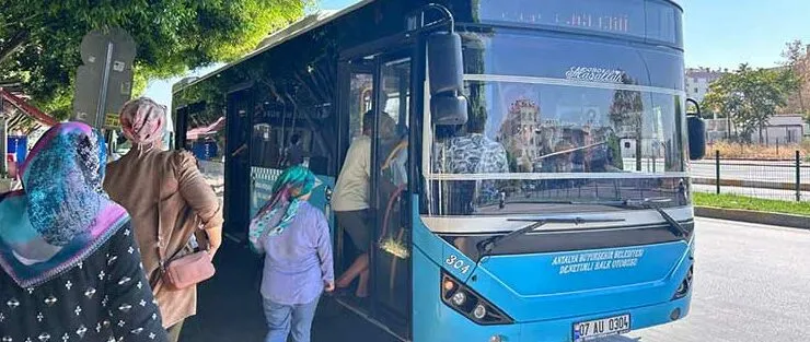ANTALYA’DA TOPLU ULAŞIMA ULAŞILAMIYOR.. ‘BAY BÖCEK NEREDESİNİZ?’
