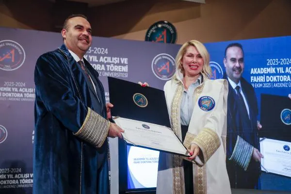 AKDENİZ ÜNİVERSİTESİ AKADEMİK YILI AÇILDI.. REKTÖRDEN SAVAŞ MESAJLARI