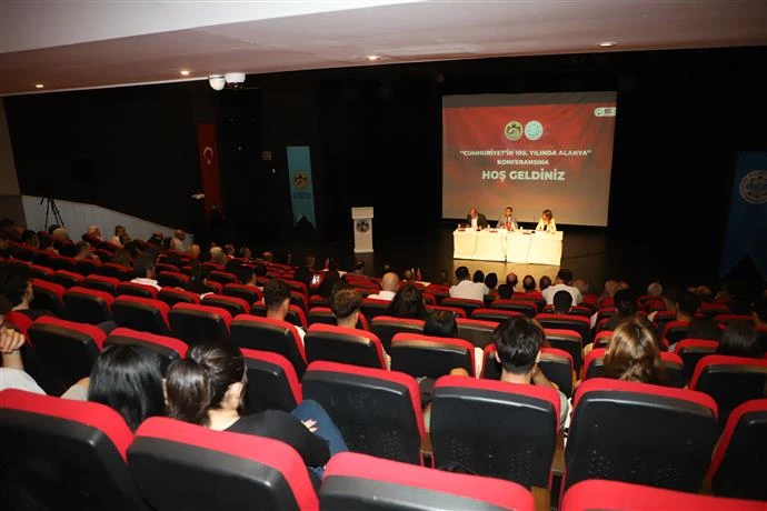 CUMHURİYETİN 100. YILINDA ‘ALANYA’ KONFERANSI GERÇEKLEŞTİ