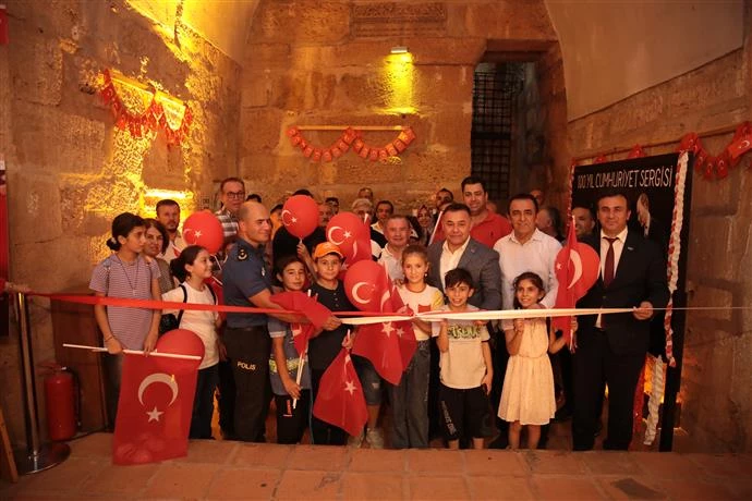 ‘100. YIL CUMHURİYET SERGİSİ’ AÇILDI ÜÇ FARKLI TEMA İŞLENDİ
