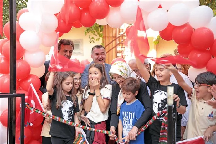 ALANYA BELEDİYESİ ÇOCUK KÜTÜPHANESİ VE MASAL EVİ AÇILDI
