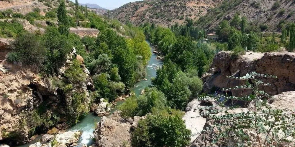 GÜRLEYEN KANYON.. TÜRKİYE’NİN BU EN SIRADIŞI GÜZELLİĞİ KONYA’DA 