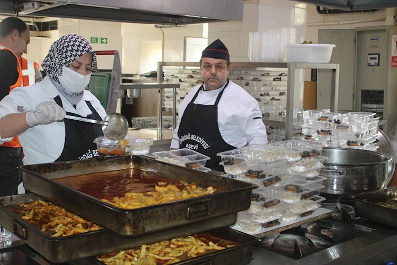 Emirdağ Belediyesi Aşevi’nin Kazanları Hep Kaynıyor