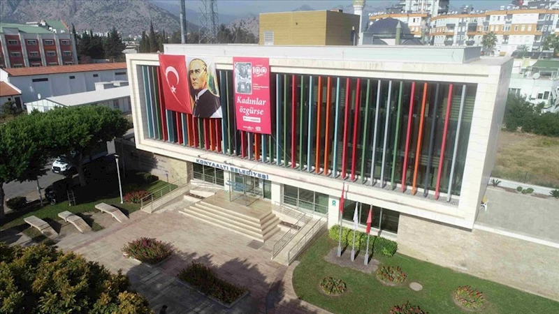Cumhuriyet’in kazanımları binaları donattı