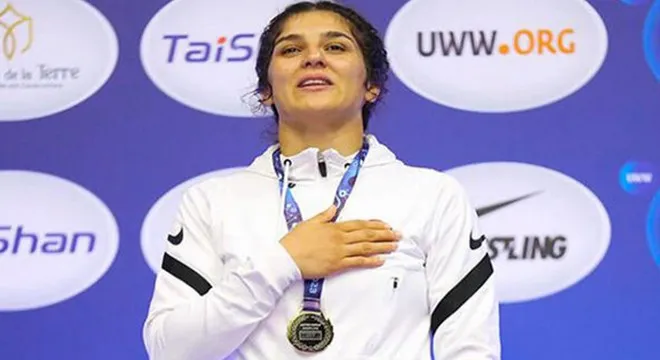 NESRİN BAŞ.. GÜREŞTE ÜST ÜSTE 2. KEZ DÜNYA ŞAMPİYONU