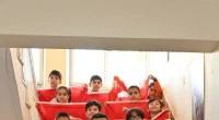 Kepez’den 60 bin öğrenciye 60 bin Türk bayrağı