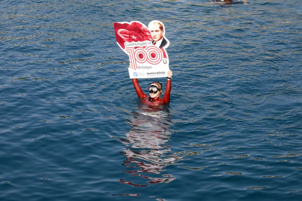 ŞAHİKA ERCÜMEN ANTALYA’DA 100. YILA ÖZEL DALIŞ GERÇEKLEŞTİRDİ