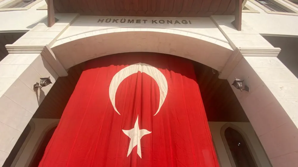 100 YILLIK BAYRAĞIN GÖLGESİNDE CUMHURİYET BAYRAMI