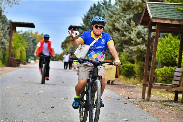 Avrupalı bisikletçiler İzmir’e geliyor