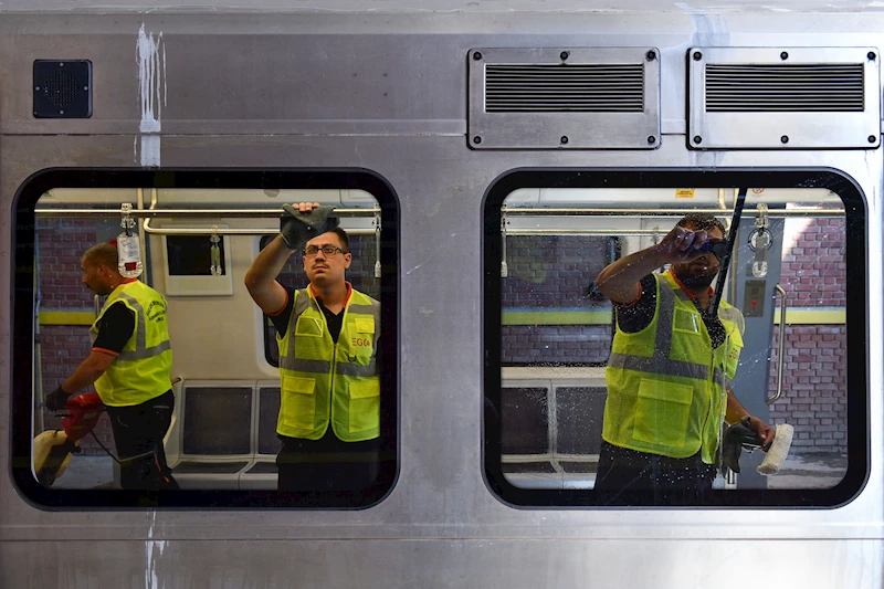 ÖNCELİK TOPLUM SAĞLIĞI: METRO İSTASYONLARI VE VAGONLAR HER GÜN TEMİZLENİYOR