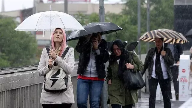 METEOROLOJİ PAYLAŞTI.. SICAKLIKLAR DÜŞECEK SAĞANAK YAĞIŞ GELECEK