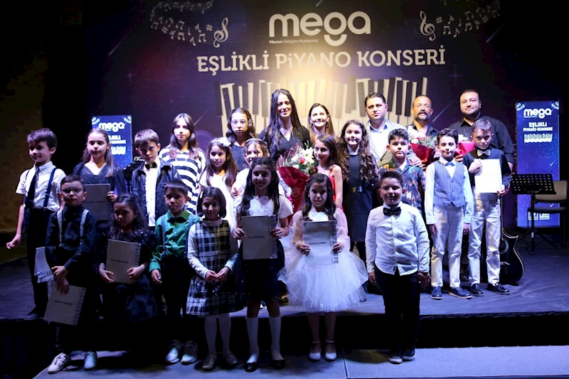 MİNİKLER MEGA EŞLİKLİ PİYANO KONSERİ İLE MEST ETTİ