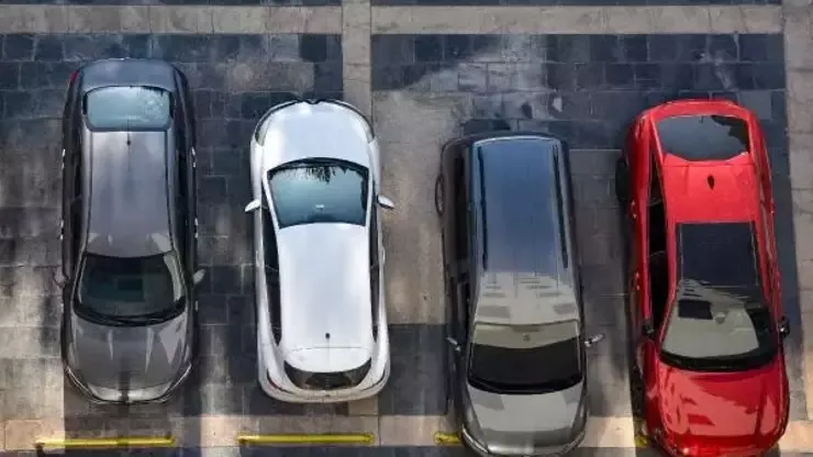 ‘BEYAZ’I SOLLADI.. OTOMOBİLDE RENK TERCİHİ 