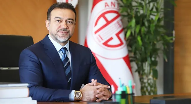 ANTALYASPOR’DA SULAR DURULMUYOR..  BAŞKAN SABRİ GÜLEL GÖREVİ BIRAKIYOR