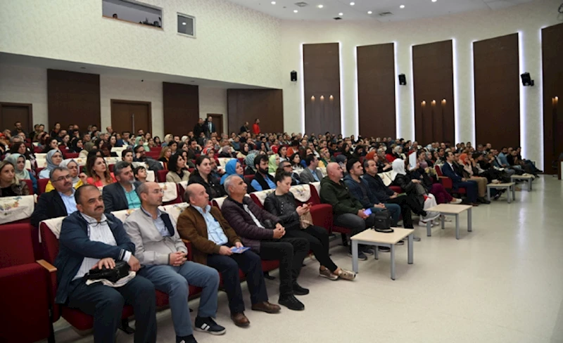 ÖĞRETMENLER SIFIR ATIK ÇALIŞMALARI HAKKINDA BİLGİLENDİRİLDİ