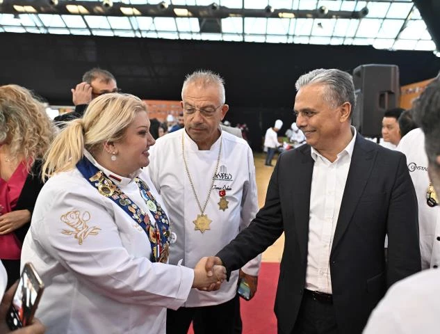 Uysal, GastroAntalya’yı ziyaret etti