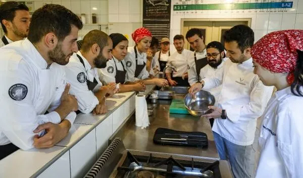 ANTALYALI TURİZM ÖĞRENCİLERİNE AVRUPA