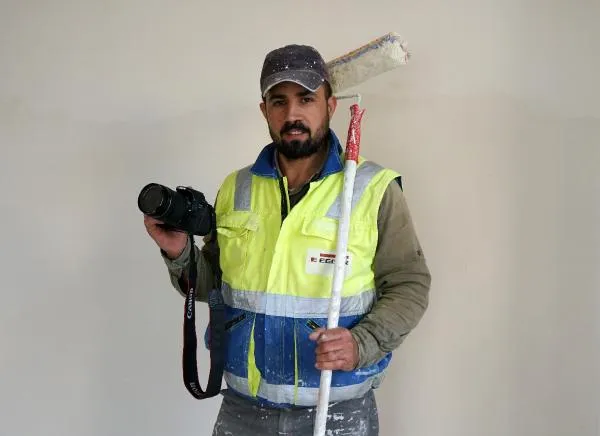 HEM İNŞAAT İŞÇİSİ HEM DOĞA FOTOĞRAFÇISI