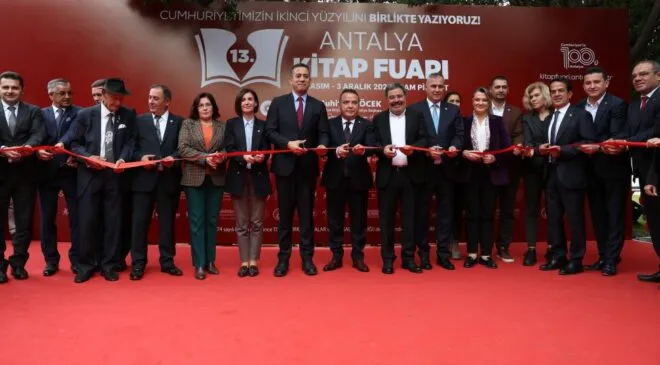 ANTALYA KİTAP FUARI BAŞLADI