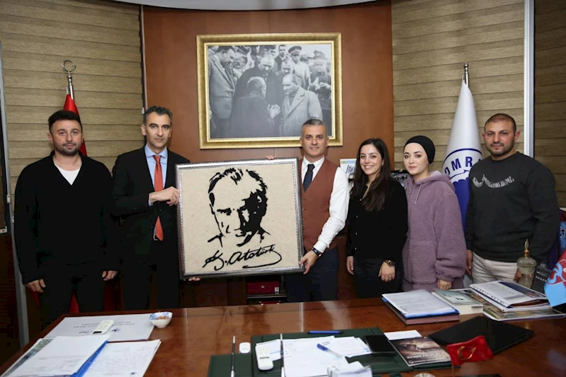 YOMRA GENÇLİK MERKEZİ ÜYELERİNDEN BELEDİYE BAŞKANIMIZA MAKAMINDA ZİYARET
