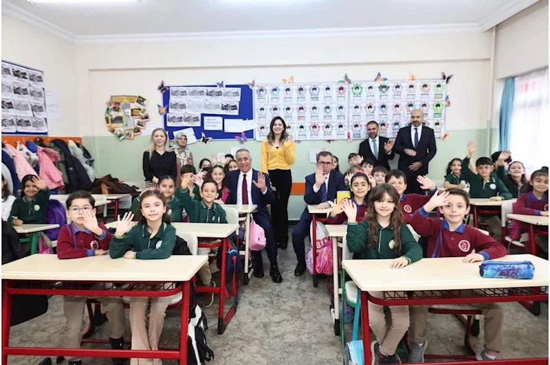 SULTANGAZİ BELEDİYESİ’NDEN MUHTEŞEM ÇALIŞMA; ÇÖP DEYİP GEÇME, HAREKETE GEÇ