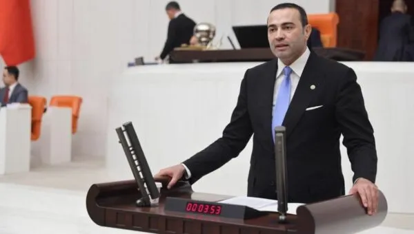 İYİ PARTİ’Lİ VEKİL AYKUT KAYA.. ‘TURİSTLERDEN ŞEHİR VERGİSİ ALINSIN’
