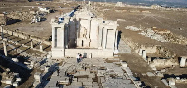 TRAJAN ÇEŞMESİ.. YÜZYILLAR SONRA YENİDEN CAZİBE MERKEZİ OLDU