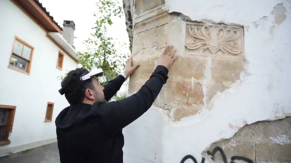ANTALYA HAŞİM İŞCAN’DA DÖKÜLEN SIVANIN ALTINDAN 600 YILLIK TARİH ÇIKTI