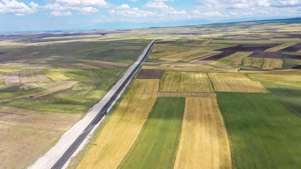 2024 YILINDA 700 BİN HEKTAR TARIM ARAZİSİNDE TOPLULAŞTIRMA YAPILACAK