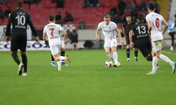 6 GOLLÜ MÜKEMMEL MAÇ.. ANTALYASPOR HATAYSPOR YENİŞEMEDİ: 3-3