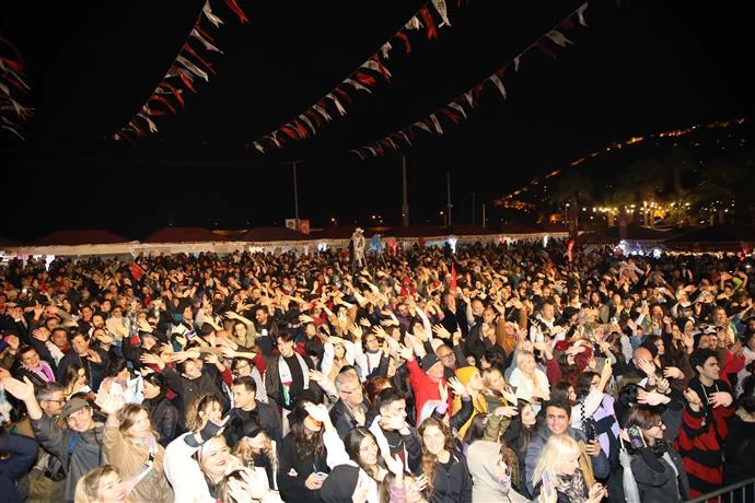 13. ALANYA ULUSLARARASI YENİ YIL PAZARI REKOR KATILIMLA GERÇEKLEŞTİRİLDİ