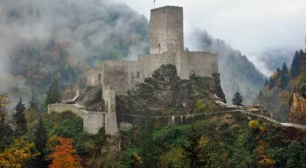 RİZE-ZİLKALE.. KARADENİZ BÖLGESİ’NİN EN DİKKAT ÇEKEN YERLERİNDEN BİRİ