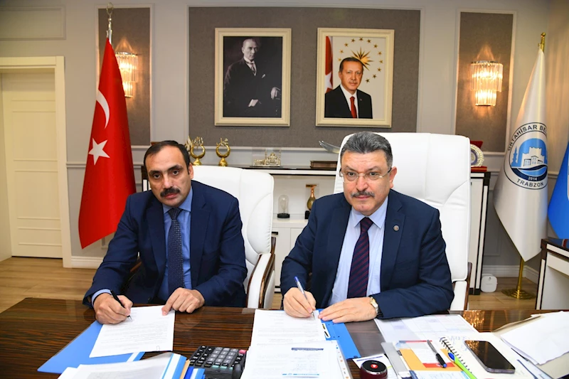 Genç, yeni yıla girmeden işçileri sevindirdi