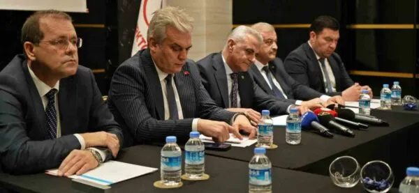 ‘TARIM VE TOHUM KONUSU ÜLKELERİN MİLLİ GÜVENLİK STRATEJİSİ OLMALI’