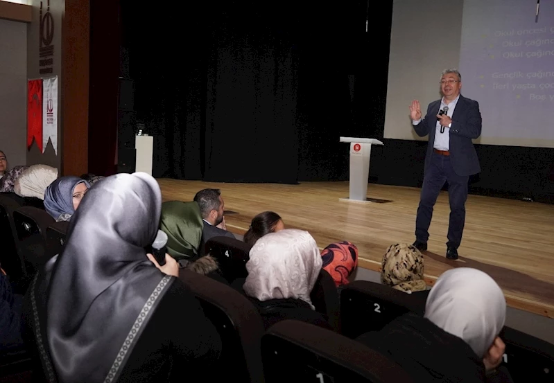 Aile Okulu’nda “Bilinçli Aile, Bilinçli Toplum” vurgusu yapıldı
