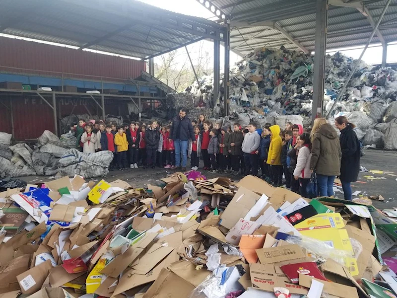 Öğrencilere geri dönüşümün önemi anlatıldı